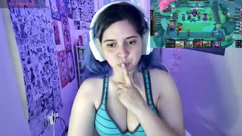 Snapshot of vallolet1_ chatting on October 3, 3:44 am Im Violet online show from October 3, 3:44 am