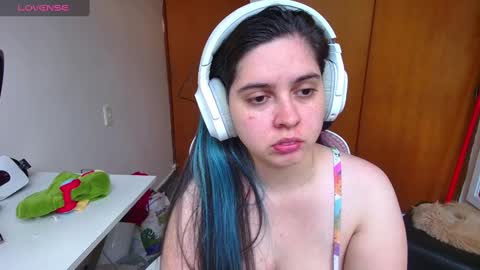 Snapshot of vallolet1_ chatting on March 12, 9:45 pm Im Violet online show from March 12, 9:45 pm