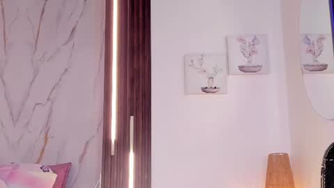 Vallolet Peach  online show from June 25, 12:29 pm