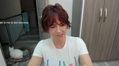 Snapshot of vanandjuani chatting on March 7, 10:56 am vanessa online show from March 7, 10:56 am