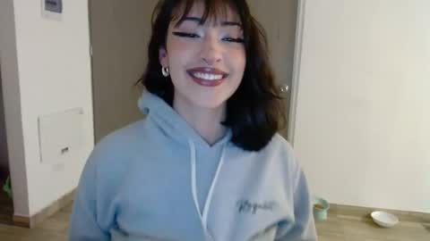 Vans online show from January 5, 10:46 pm