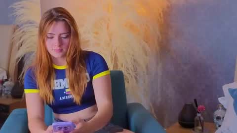 vanessa_foxyy online show from June 23, 8:29 pm