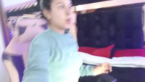 Vivi Gomez online show from January 19, 12:12 pm