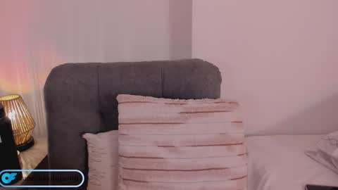 vanessajohnsonn online show from February 7, 1:53 am