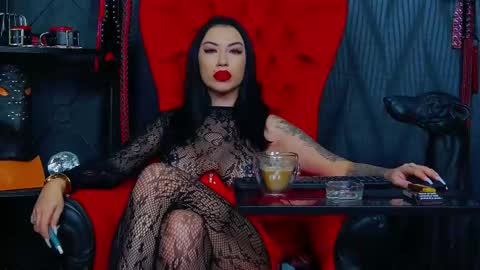 Miss Vanessa online show from February 18, 1:00 pm