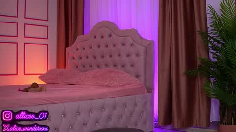 Vanessa Simon online show from October 4, 6:08 am