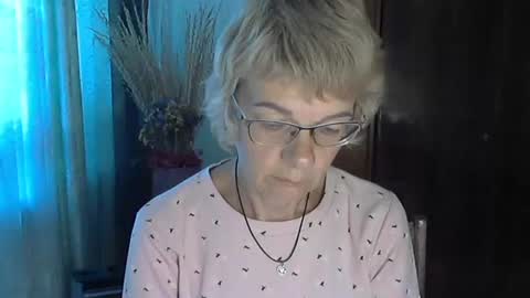 Vanillaxcreamy online show from October 2, 1:16 pm