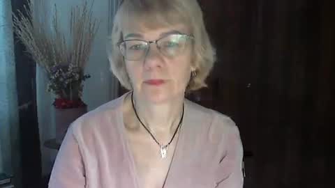 Vanillaxcreamy online show from January 16, 9:59 am