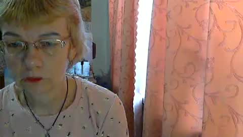 Vanillaxcreamy online show from February 5, 9:57 am