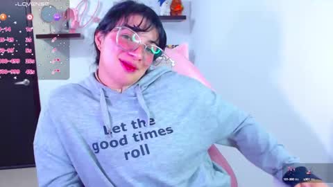 Snapshot of vannessa_shy chatting on February 22, 4:26 pm Vanesa online show from February 22, 4:26 pm