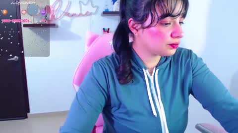 Snapshot of vannessa_shy chatting on February 25, 9:37 pm Vanesa online show from February 25, 9:37 pm