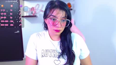 Snapshot of vannessa_shy chatting on February 7, 9:04 pm Vanesa online show from February 7, 9:04 pm