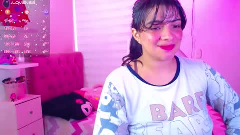 Snapshot of vannessa_shy chatting on December 7, 3:52 pm Vanesa online show from December 7, 3:52 pm