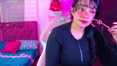 Snapshot of vannessa_shy chatting on January 14, 9:30 pm Vanesa online show from January 14, 9:30 pm