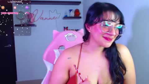 Snapshot of vannessa_shy chatting on February 20, 1:25 am Vanesa online show from February 20, 1:25 am