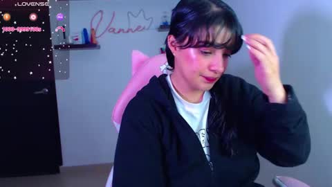 Snapshot of vannessa_shy chatting on March 8, 4:37 pm Vanesa online show from March 8, 4:37 pm
