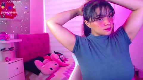 Snapshot of vannessa_shy chatting on December 6, 7:33 pm Vanesa online show from December 6, 7:33 pm