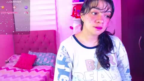 Snapshot of vannessa_shy chatting on January 18, 11:11 am Vanesa online show from January 18, 11:11 am