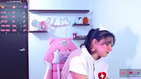 Snapshot of vannessa_shy chatting on February 5, 8:57 pm Vanesa online show from February 5, 8:57 pm