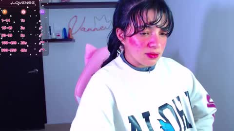 Snapshot of vannessa_shy chatting on March 8, 2:32 am Vanesa online show from March 8, 2:32 am