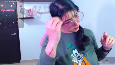 Snapshot of vannessa_shy chatting on February 9, 6:26 pm Vanesa online show from February 9, 6:26 pm