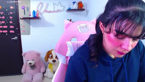 Snapshot of vannessa_shy chatting on March 6, 8:59 pm Vanesa online show from March 6, 8:59 pm