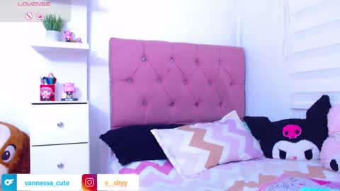 Snapshot of vannessa_shy chatting on September 13, 12:29 am Vanesa online show from September 13, 12:29 am