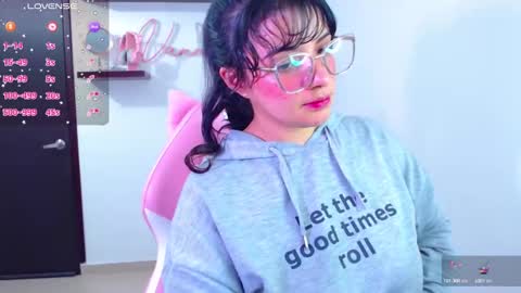 Snapshot of vannessa_shy chatting on February 15, 6:01 pm Vanesa online show from February 15, 6:01 pm