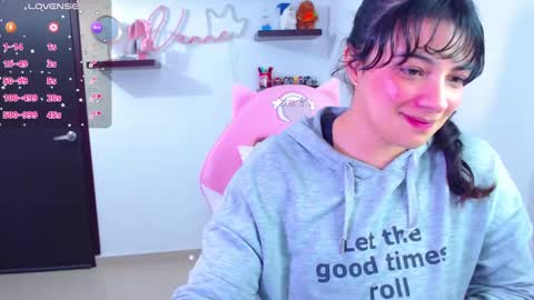 Snapshot of vannessa_shy chatting on February 11, 10:39 pm Vanesa online show from February 11, 10:39 pm