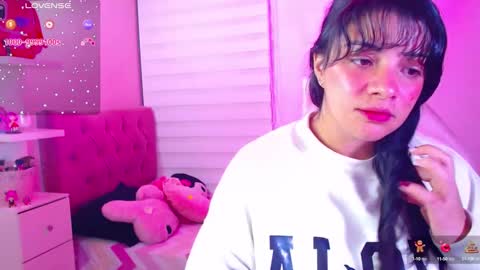 Snapshot of vannessa_shy chatting on December 19, 12:24 am Vanesa online show from December 19, 12:24 am