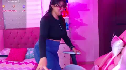 Snapshot of vannessa_shy chatting on January 21, 9:57 pm Vanesa online show from January 21, 9:57 pm