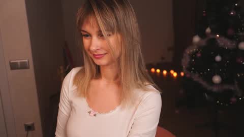 Snapshot of variety_moments chatting on January 11, 3:31 pm Heeeeey Im Hanna the art of tease online show from January 11, 3:31 pm