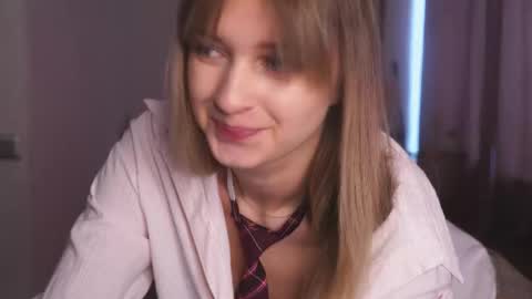 Snapshot of variety_moments chatting on March 11, 4:30 am Heeeeey Im Hanna the art of tease online show from March 11, 4:30 am