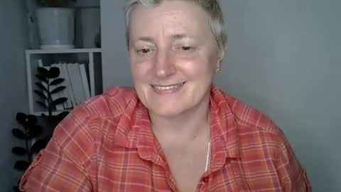 vea_motty online show from March 24, 4:45 pm