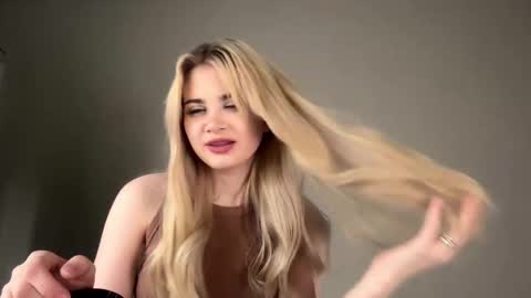 Monika online show from February 21, 1:12 pm