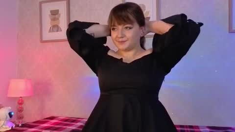 Vee Simons online show from October 24, 12:06 am