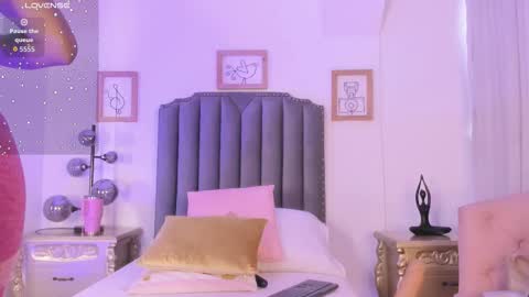   online show from March 18, 11:48 am