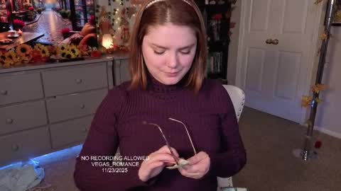 vegas_romance online show from November 24, 5:31 am