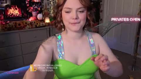 Snapshot of vegas_romance chatting on October 12, 1:30 am vegas_romance online show from October 12, 1:30 am