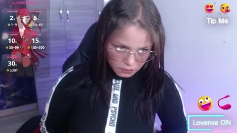 Snapshot of vella_sex chatting on October 6, 9:52 pm Vella online show from October 6, 9:52 pm
