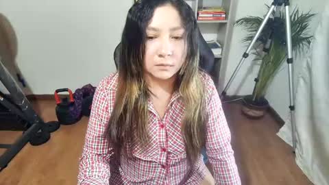 Snapshot of vellarossa chatting on February 25, 3:09 am Im VelaI will be Christmas and New Year with my family December 22 to January 13 I will miss you guys. online show from February 25, 3:09 am