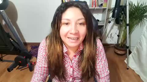 Snapshot of vellarossa chatting on January 28, 12:57 am Im VelaI will be Christmas and New Year with my family December 22 to January 13 I will miss you guys. online show from January 28, 12:57 am