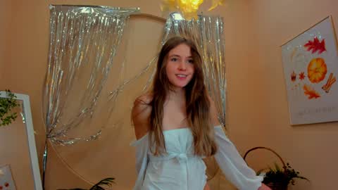 velvet_cherry online show from December 11, 4:09 pm