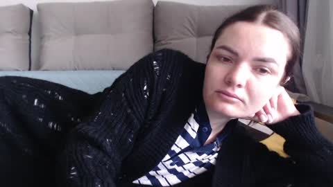 velvetmoon123 online show from April 20, 7:11 am