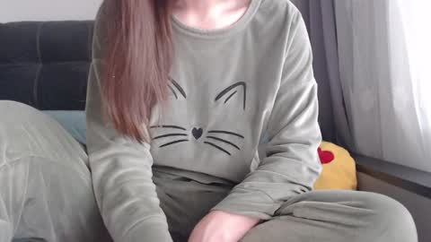 velvetmoon123 online show from April 16, 6:46 am