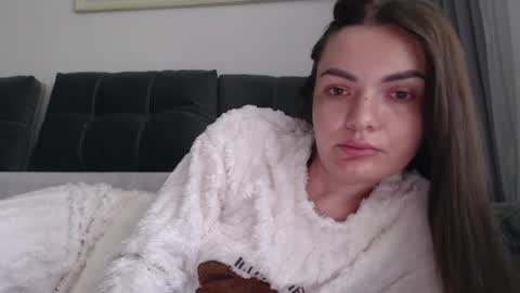 velvetmoon123 online show from June 5, 7:03 am