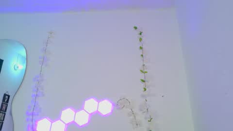 velvetvibes_ online show from April 22, 4:31 am