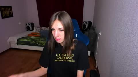 veneradi615 online show from February 20, 4:25 pm