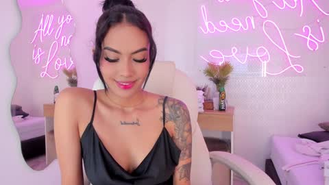 venus_d online show from December 19, 4:56 am