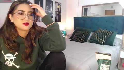 Snapshot of venus_steffen chatting on October 4, 12:55 pm Mia online show from October 4, 12:55 pm